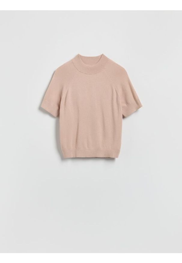 Reserved - Gładki sweter - beżowy. Kolor: beżowy. Materiał: wiskoza, dzianina. Wzór: gładki