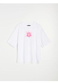 Sinsay - Bawełniana koszulka z motywem kwiatowym - biały. Kolor: biały. Materiał: bawełna. Wzór: kwiaty #1