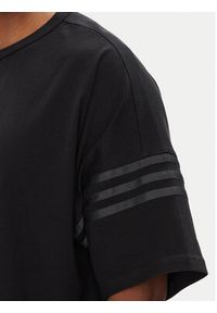 Adidas - adidas T-Shirt Neuclassics HZ3700 Czarny Oversize. Kolor: czarny. Materiał: bawełna #4