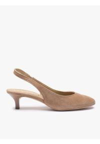 Ryłko - Jasnobrązowe czółenka slingback bez pięty. Okazja: na co dzień. Nosek buta: okrągły. Kolor: brązowy. Materiał: skóra, welur. Styl: casual, elegancki, street #1