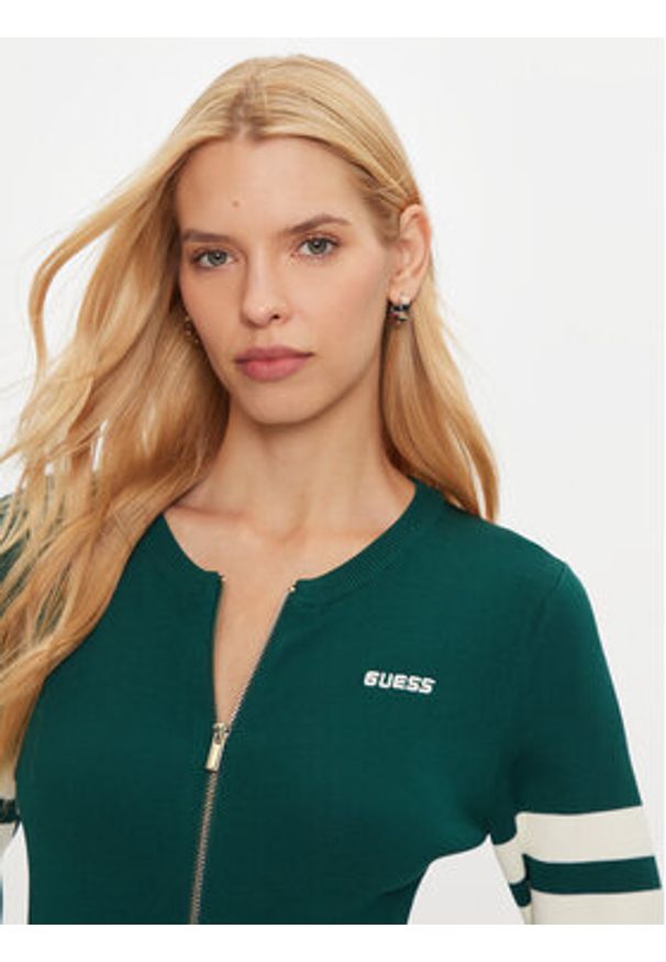 Guess Sukienka dzianinowa V4BK05 ZZ04U Zielony Regular Fit. Kolor: zielony. Materiał: syntetyk