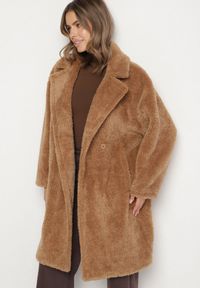 Born2be - Brązowy Dwurzędowy Płaszcz Teddy o Fasonie Oversize Anerre. Typ kołnierza: golf. Kolor: brązowy. Materiał: dzianina, wełna, jeans. Styl: elegancki #4