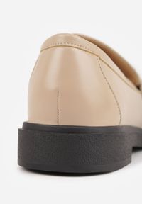 Born2be - Beżowe Płaskie Mokasyny z Metalową Klamrą Evelithia. Okazja: na co dzień, na spotkanie biznesowe. Zapięcie: klamry. Kolor: beżowy. Materiał: jeans. Styl: casual, biznesowy, elegancki, klasyczny #7