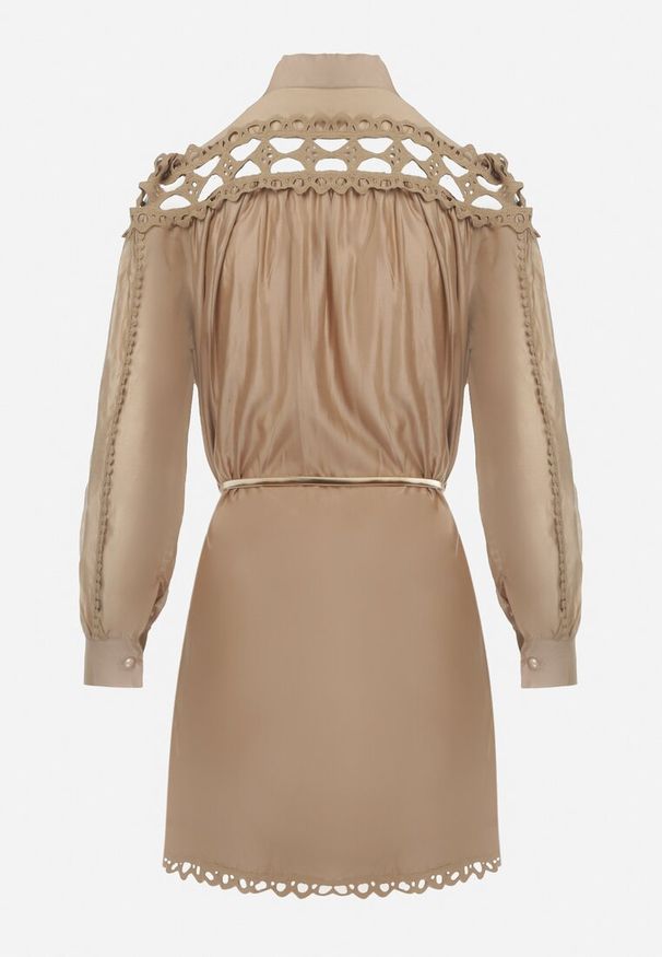 Born2be - Beżowa Koszulowa Sukienka w Stylu Vintage ze Stójką i Paskiem w Talii Glikoma. Typ kołnierza: kołnierzyk stójkowy. Kolor: beżowy. Typ sukienki: koszulowe. Styl: vintage