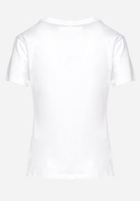 Born2be - Biały Bawełniany T-shirt z Krótkim Rękawem z Nadrukiem i Cyrkoniami Qualiana. Okazja: na co dzień. Kolor: biały. Materiał: bawełna. Długość rękawa: krótki rękaw. Długość: krótkie. Wzór: nadruk. Styl: klasyczny, casual, elegancki #7