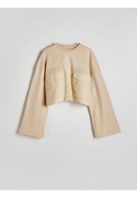 Reserved - Krótka bluza z łączonych materiałów - beżowy. Kolor: beżowy. Materiał: materiał. Długość: krótkie