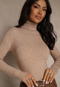 Renee - Beżowy Golf z Bawełną w Klasycznym Stylu Reiredia. Typ kołnierza: golf. Kolor: beżowy. Materiał: bawełna. Styl: klasyczny #5