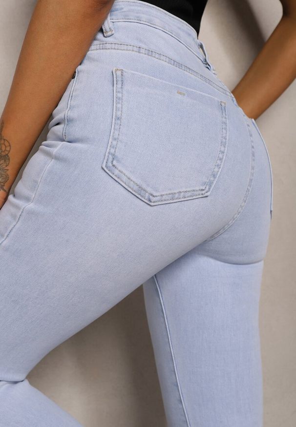 Renee - Jasnoniebieskie Jeansy o Kroju Dzwonów z Bawełny High Waist Navialas. Okazja: na co dzień. Stan: podwyższony. Kolor: niebieski. Styl: casual, elegancki, retro
