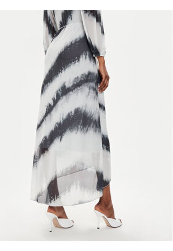 Bruuns Bazaar Sukienka codzienna Noriel BBW3752 Szary Regular Fit. Okazja: na co dzień. Kolor: szary. Materiał: syntetyk. Typ sukienki: proste. Styl: casual