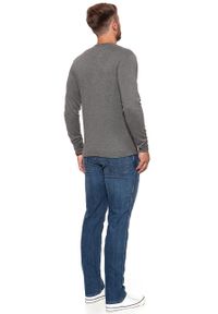 Wrangler - MĘSKI SWETER WRANGLER ROLL EDGE CREW GREY MARL W8624RGVB. Kolor: szary. Styl: klasyczny #5