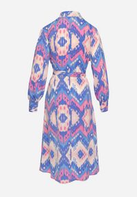 Born2be - Niebiesko-Różowa Koszulowa Sukienka Midi z Etno Wzorem i Wiązanym Paskiem Mithera. Kolor: niebieski. Typ sukienki: koszulowe. Styl: etno. Długość: midi #6