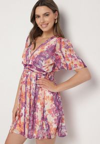 Born2be - Fioletowa Sukienka w Kwiatowy Wzór Rinovea. Okazja: na spacer, na co dzień. Kolor: fioletowy. Wzór: kwiaty. Sezon: lato. Styl: casual, elegancki #3