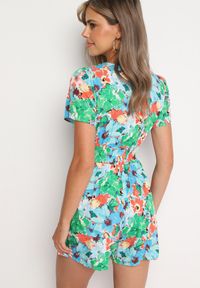 Born2be - Zielony Wiskozowy Kombinezon z Gumkami w Pasie i Ozdobnym Wiązaniem Amberta. Kolor: zielony. Materiał: wiskoza. Długość rękawa: krótki rękaw. Długość: krótkie. Sezon: wiosna, lato #6