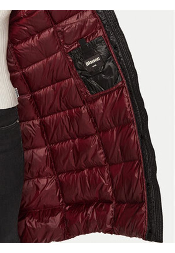 Blauer Płaszcz zimowy 24WBLDK03040 Czarny Regular Fit. Kolor: czarny. Materiał: syntetyk. Sezon: zima