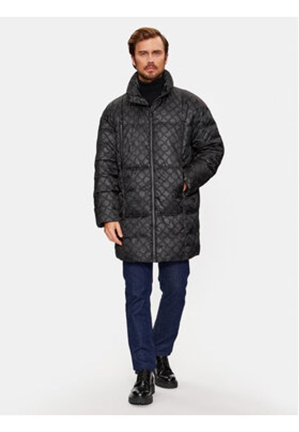 Trussardi Jeans - Trussardi Kurtka zimowa 52S00945 Czarny Regular Fit. Kolor: czarny. Materiał: syntetyk. Sezon: zima