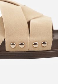 Renee - Beżowe Klapki z Przekładanymi Paskami i Ozdobnymi Nitami Talysha. Okazja: na co dzień, na imprezę. Kolor: beżowy. Materiał: skóra, koronka. Sezon: lato. Styl: casual, elegancki #3