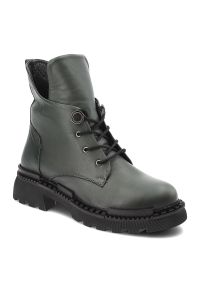 Zielone Botki Artiker Wygodne Obuwie Damskie. Okazja: na co dzień. Kolor: zielony. Materiał: jeans, skóra. Obcas: na obcasie. Styl: casual, elegancki. Wysokość obcasa: średni