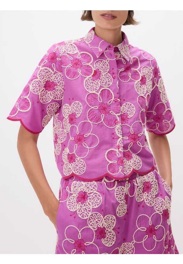 Reserved - Bawełniana koszula z haftem - różowy. Kolor: różowy. Materiał: bawełna. Wzór: haft