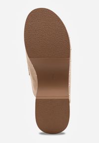 Renee - Beżowe Klapki Drewniaki o Fasonie Loafersów z Ozdobnymi Nitami Sargita. Okazja: na co dzień. Kolor: beżowy. Materiał: skóra. Wzór: haft. Styl: casual, elegancki #7