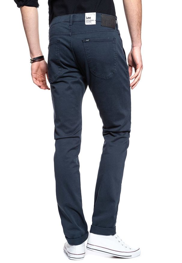 Lee - LEE SPODNIE MĘSKIE LUKE DARK MARINE L70QED37 112118704. Styl: marine