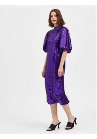 Selected Femme Sukienka koktajlowa Sola 16086217 Fioletowy Regular Fit. Kolor: fioletowy. Materiał: syntetyk. Styl: wizytowy