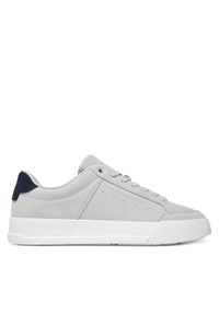 TOMMY HILFIGER - Tommy Hilfiger Sneakersy Th Court Summer Suede FM0FM05517 Szary. Kolor: szary. Materiał: zamsz, skóra