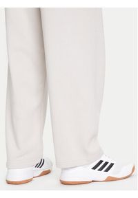 Adidas - adidas Spodnie dresowe Collegiate JM9177 Beżowy Regular Fit. Kolor: beżowy. Materiał: bawełna #5
