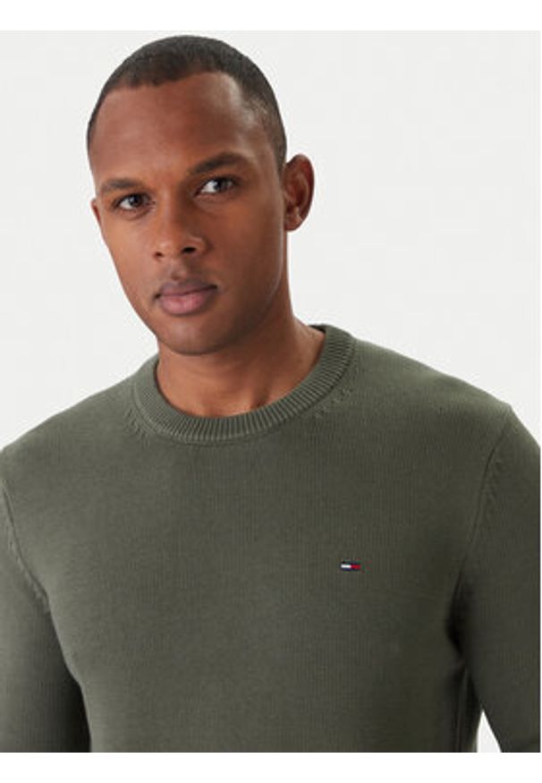 Tommy Jeans Sweter DM0DM21787 Zielony Regular Fit. Kolor: zielony. Materiał: bawełna