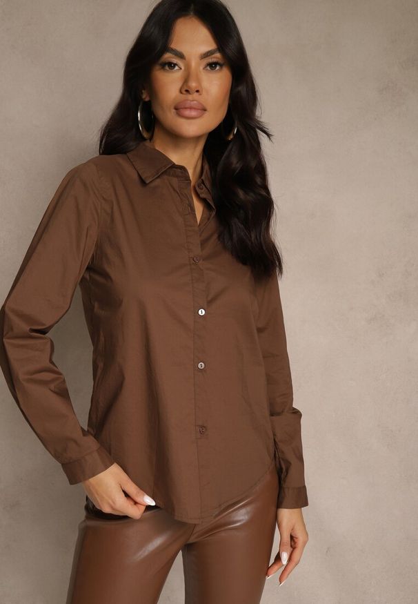 Renee - Brązowa Koszula z Bawełny o Klasycznym Fasonie Lilianesa. Okazja: na co dzień. Typ kołnierza: kołnierzyk klasyczny. Kolor: brązowy. Materiał: bawełna. Długość rękawa: długi rękaw. Długość: długie. Styl: klasyczny