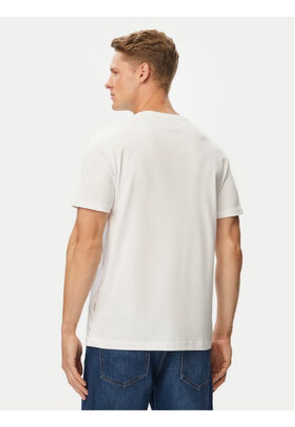 Beverly Hills Polo Club T-Shirt P-SS26M-TS1302 Biały Regular Fit. Typ kołnierza: polo. Kolor: biały. Materiał: bawełna
