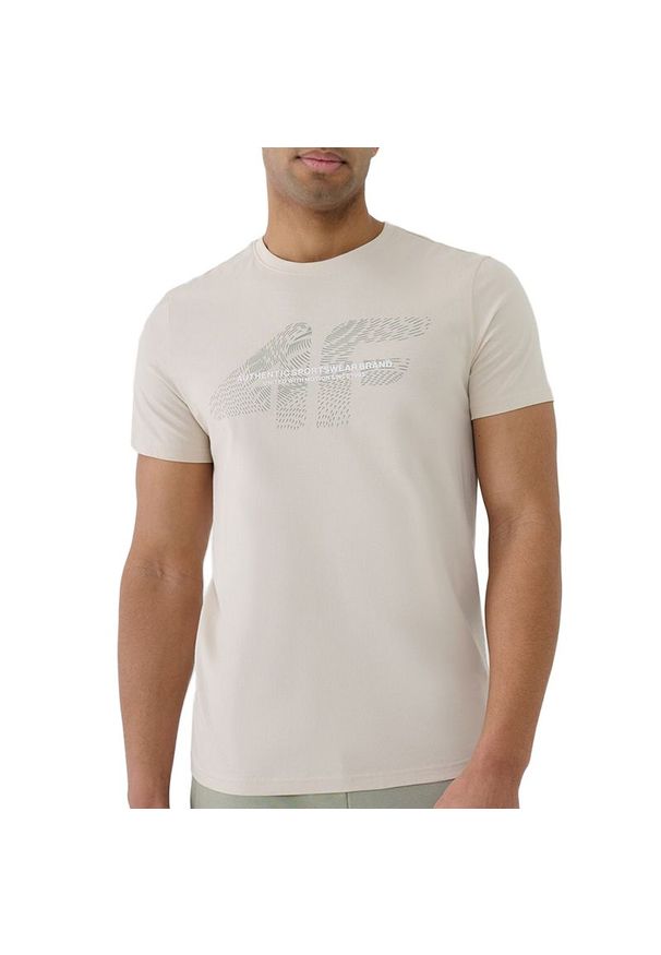 4f - Koszulka męska 4F WSS25TTSHM200412S - beżowa. Kolor: beżowy. Materiał: bawełna, dresówka, tkanina. Długość rękawa: krótki rękaw. Długość: krótkie