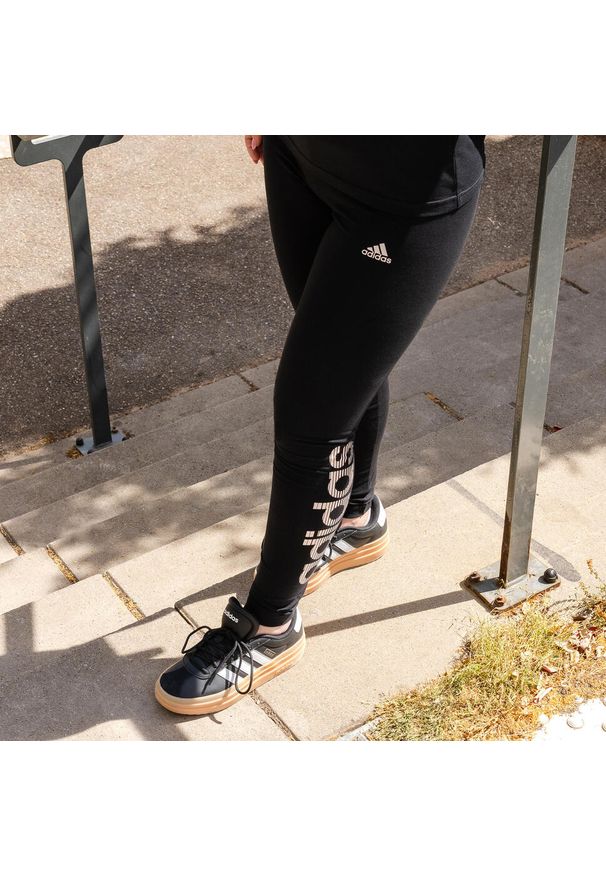 Adidas - Legginsy fitness damskie ADIDAS. Kolor: czarny. Materiał: materiał, elastan, bawełna. Sport: fitness