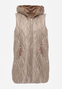 Born2be - Brązowa Pikowana Kamizelka o Długim Kroju z Nieodpinanym Kapturem w Romby Dephice. Okazja: na co dzień. Typ kołnierza: kaptur. Kolor: brązowy. Materiał: jeans, materiał. Długość: długie. Styl: casual, elegancki #7