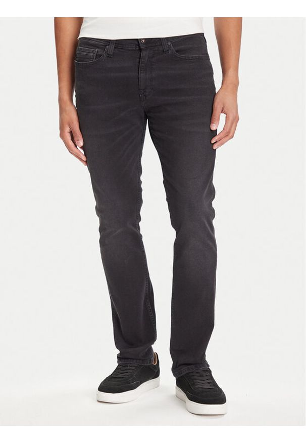 Mustang Jeansy Vegas 1016794 Czarny Slim Fit. Kolor: czarny