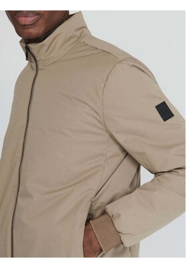 Matinique Kurtka bomber 30206721 Brązowy Regular Fit. Kolor: brązowy. Materiał: syntetyk