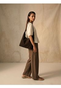 Sinsay - Spodnie wide leg z wiskozą i domieszką lnu - brązowy. Kolor: brązowy. Materiał: len, wiskoza #1