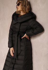 Renee - Czarna Kurtka Damiore. Kolor: czarny. Materiał: tkanina, materiał. Długość: długie. Styl: klasyczny, elegancki #4