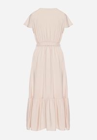 Born2be - Beżowa Wiskozowa Sukienka z Kopertowym Dekoltem z Paskiem Savorlisse. Okazja: na co dzień. Kolor: beżowy. Materiał: wiskoza. Wzór: aplikacja. Typ sukienki: kopertowe. Styl: casual, klasyczny #5