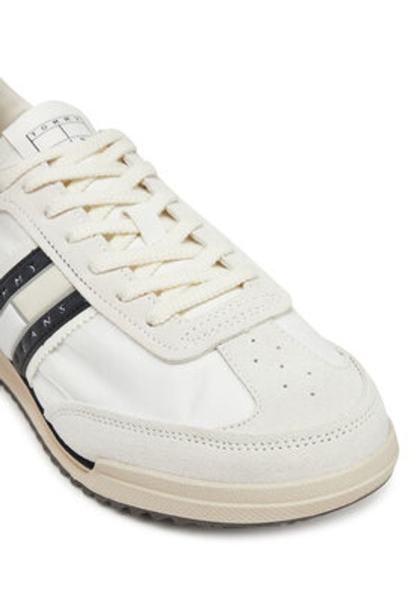 Tommy Jeans Sneakersy Tjm Retro Runner Cleated EM0EM01527 Biały. Kolor: biały. Materiał: skóra, zamsz