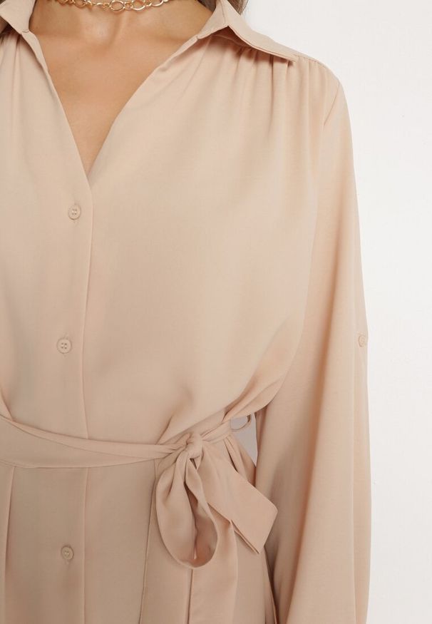 Born2be - Beżowa Rozpinana Sukienka Koszulowa z Regulowanymi Rękawami Grimoire. Kolor: beżowy. Typ sukienki: koszulowe. Styl: elegancki, wizytowy