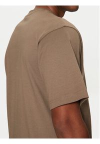 G-Star RAW - G-Star Raw T-Shirt D26350 Brązowy Boxy Fit. Kolor: brązowy. Materiał: bawełna #5