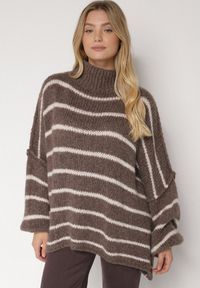 Born2be - Brązowy Golf Oversize w Paski z Domieszką Wełny i Wiskozy Nexeia. Okazja: na co dzień. Typ kołnierza: golf. Kolor: brązowy. Materiał: wełna, wiskoza. Wzór: paski. Styl: klasyczny, casual, elegancki #6