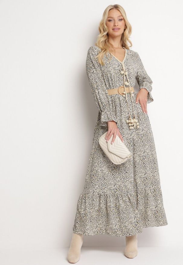Born2be - Biała Sukienka Delite. Kolekcja: plus size. Kolor: biały. Materiał: tkanina. Wzór: nadruk. Typ sukienki: rozkloszowane. Styl: boho. Długość: maxi