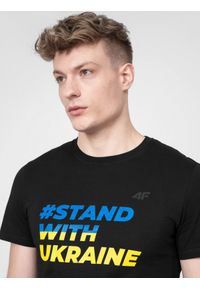 4f - Koszulka męska #STANDWITHUKRAINE. Kolor: czarny. Materiał: bawełna, dzianina