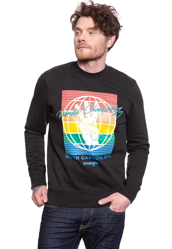 Wrangler - BLUZA WRANGLER GLOBE SWEAT FADED BLACK W6C5HXXV6. Kolor: czarny. Wzór: nadruk