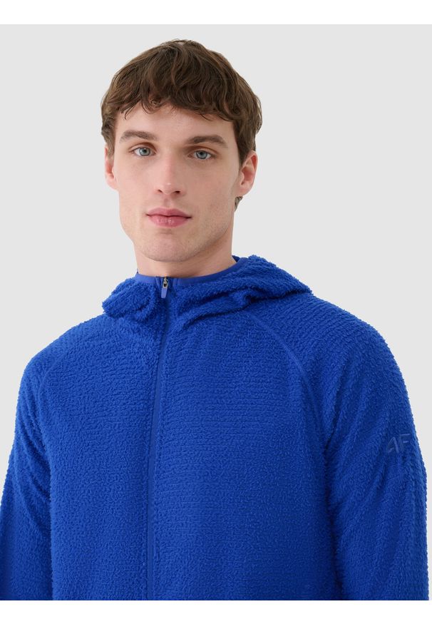 4f - 4F Bluza trekkingowa Primaloft Active rozpinana z kapturem męska - niebieska L. Typ kołnierza: kaptur. Kolor: niebieski. Materiał: materiał, tkanina, syntetyk. Długość rękawa: raglanowy rękaw. Technologia: Primaloft. Styl: klasyczny, sportowy. Sport: turystyka piesza, wspinaczka
