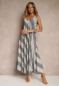 Renee - Szara Rozkloszowana Sukienka z Geometrycznym Wzorem Lumire. Kolor: szary. Materiał: skóra. Wzór: geometria. Styl: elegancki