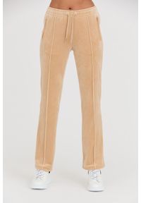 Juicy Couture - JUICY COUTURE Beżowe spodnie dresowe Tina Track Pants. Kolor: beżowy. Materiał: dresówka #1
