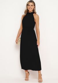 Born2be - Czarna Sukienka z Ozdobnymi Aplikacjami i Dekoltem Halter z Materiałowym Paskiem Dimnatti. Okazja: na co dzień. Typ kołnierza: dekolt halter. Kolor: czarny. Materiał: materiał. Wzór: aplikacja. Styl: casual, klasyczny #1