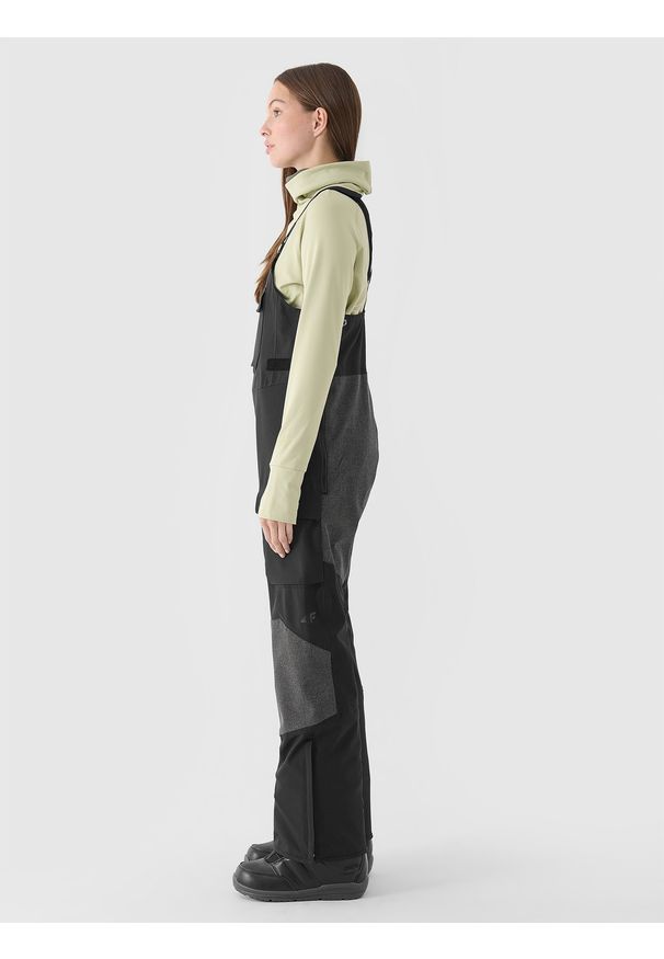 4f - 4F Spodnie snowboardowe z szelkami membrana 10000 damskie - czarne M. Kolor: czarny. Materiał: tkanina, poliester, dzianina, materiał. Wzór: gładki. Sezon: zima. Sport: snowboard